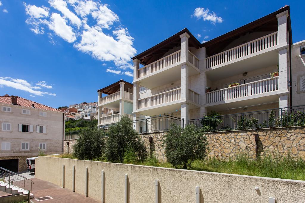 Dina Apartment